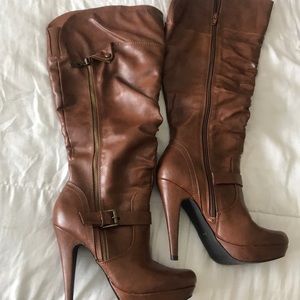 Boots By guess size 8
